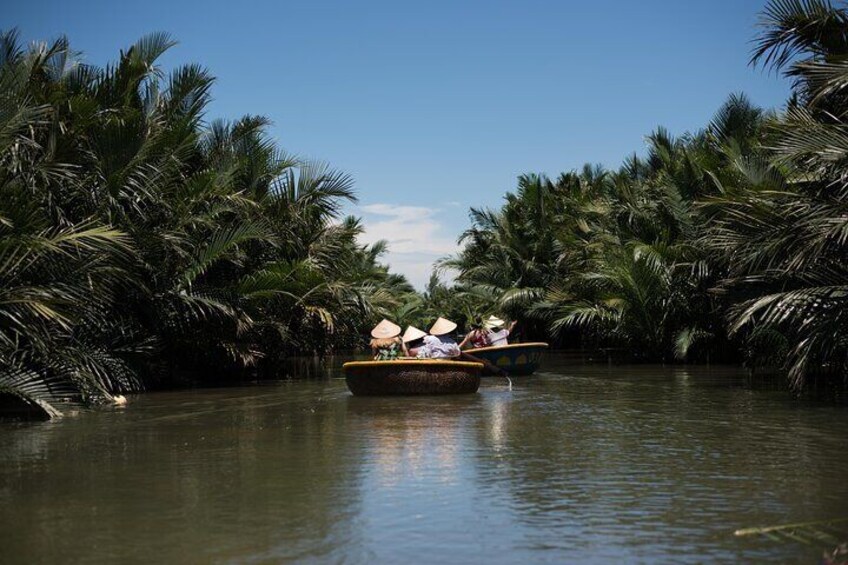 Basket boat tour, Hoi an by Night and food tasting from Da Nang 