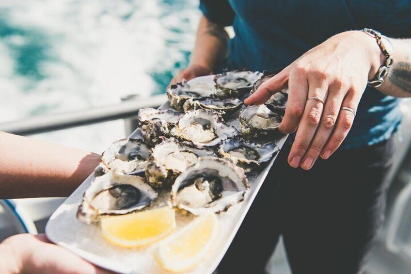 The freshest oysters served natural for you onboard