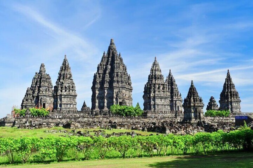 1 Day Yogyakarta tour ( Borobudur temple, Merapi Lava Tour, Prambanan Temple)