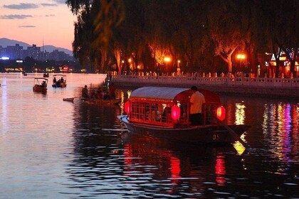 Beijing Hutong Night Tour with Yunnan Style Dinner and Chartered Boat Ride ...