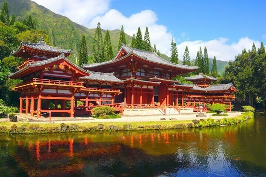 Byodo-In is a stunning temple featuring Japanese architecture including intricate wood carvings, beautiful gardens, and Koi Ponds. Only the best tours include this premium destination.