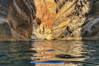 Wadi Shab och Bimmah Sinkhole Group Full Day Tour