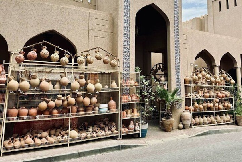 Nizwa and Oman's Grand Canyon: Full-Day Adventure