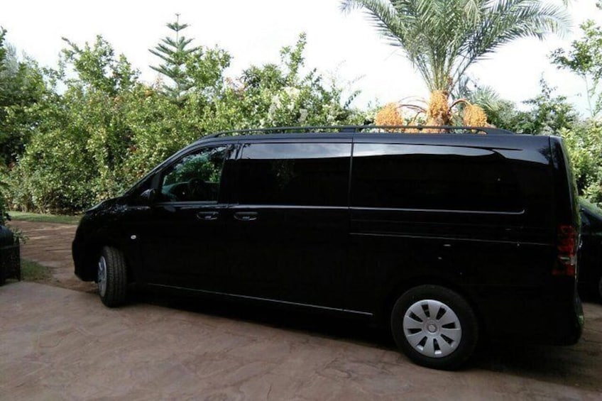 Max 7 passengers van