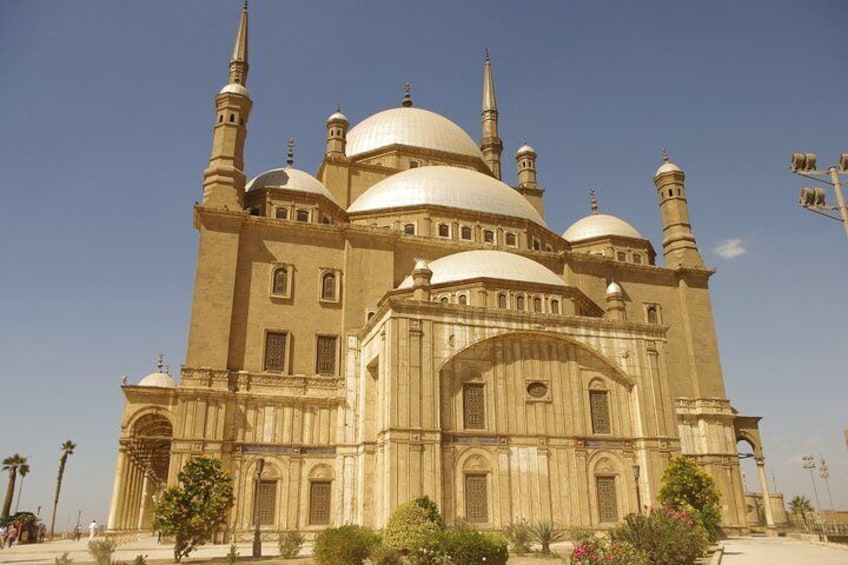 Cairo City Tour Visiting Egyptian Museum Citadel and Old market of Khan Kkalili
