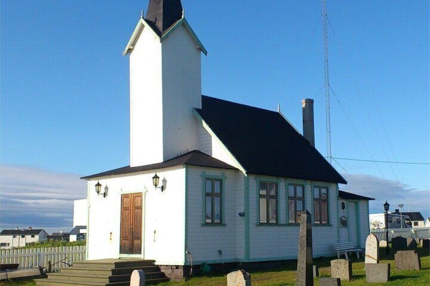 Vardø: A Self-Guided Walking Tour of Pomors, Radars & Witches