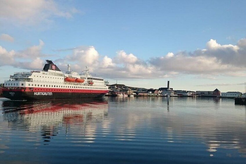 Vardø port with Hurtigruten - photo: Lars Engerengen