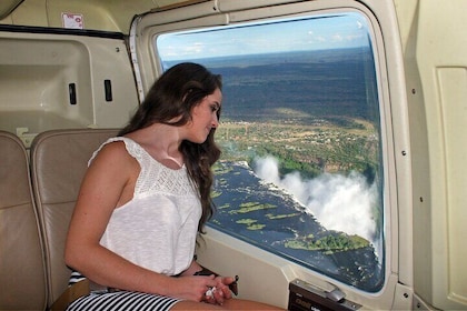 ビクトリアの滝の上の天使の飛行