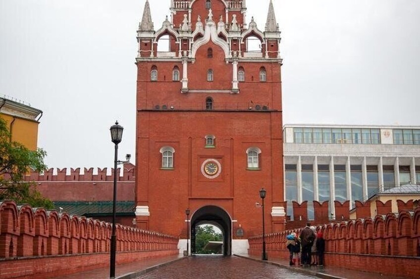 Show item 3 of 6. Exploring Kremlin