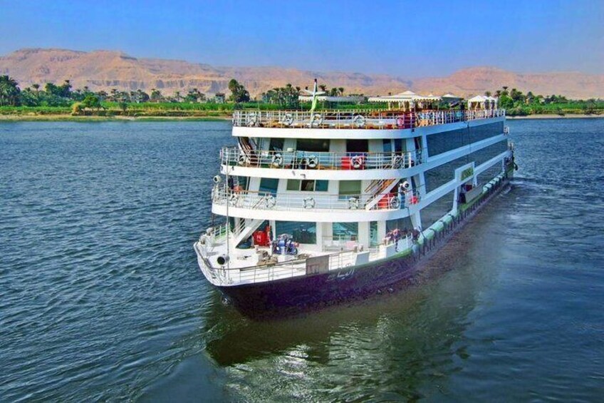 4 nights Luxor and Aswan Nile Cruise including Abu Simbel,Air Balloon From Luxor