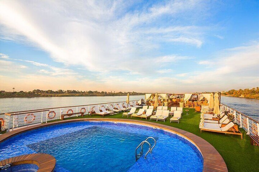 4 nights Luxor and Aswan Nile Cruise including Abu Simbel,Air Balloon From Luxor