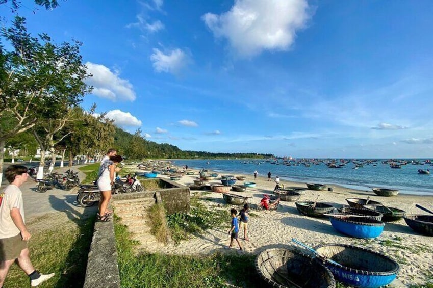 Exploring most beautiful spots in Da Nang&Boat trip (Max 8 pax)