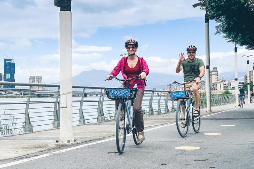 Tamsui Riverside Bikepath