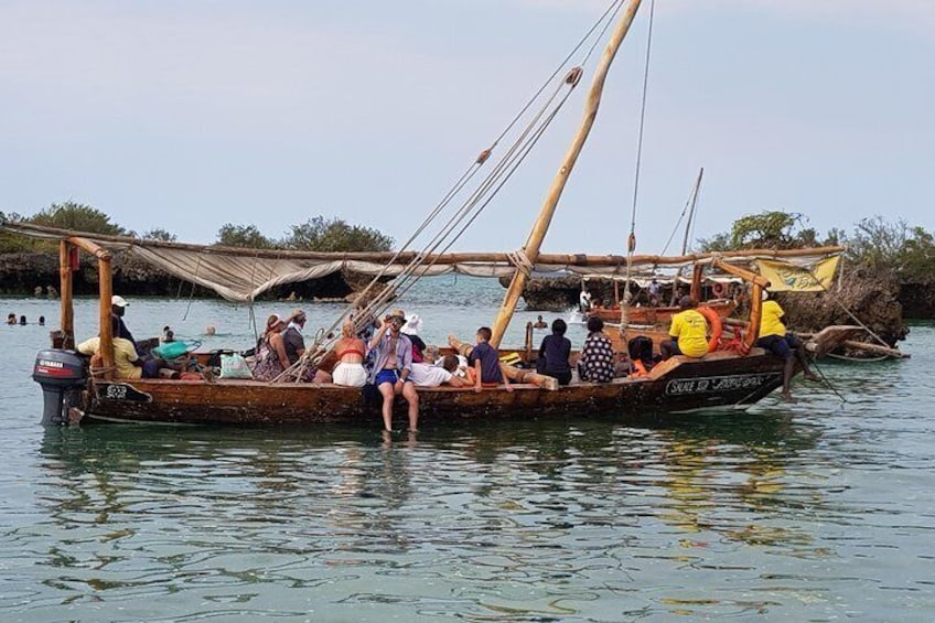Experience a tradition Zanzibar Dhow trips between the sister Islands of Zanzibar and daughter Islands of Kwale Islands during your romantic Ocean Safari exursions.