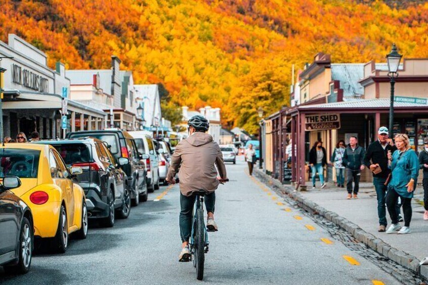 Ride to Riches: Arrowtown-Queenstown Bike Tour + Shuttle