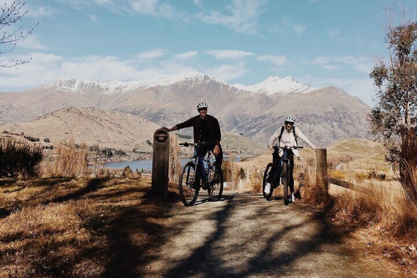 Ride to Riches: Arrowtown-Queenstown Bike Tour + Shuttle