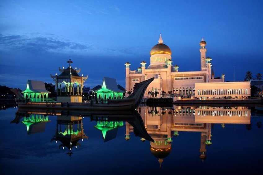 Brunei By Night Tour & Traditional Dinner