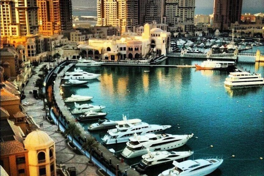 Strolling around the yachts of Porto Arabia