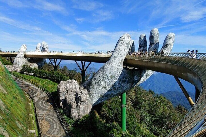 Guided Tour to Visit Golden Bridge & Ba Na Hills via Cable Car