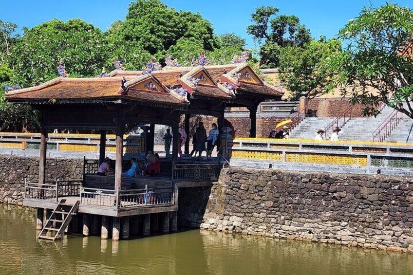 Customizable private Hue city tour