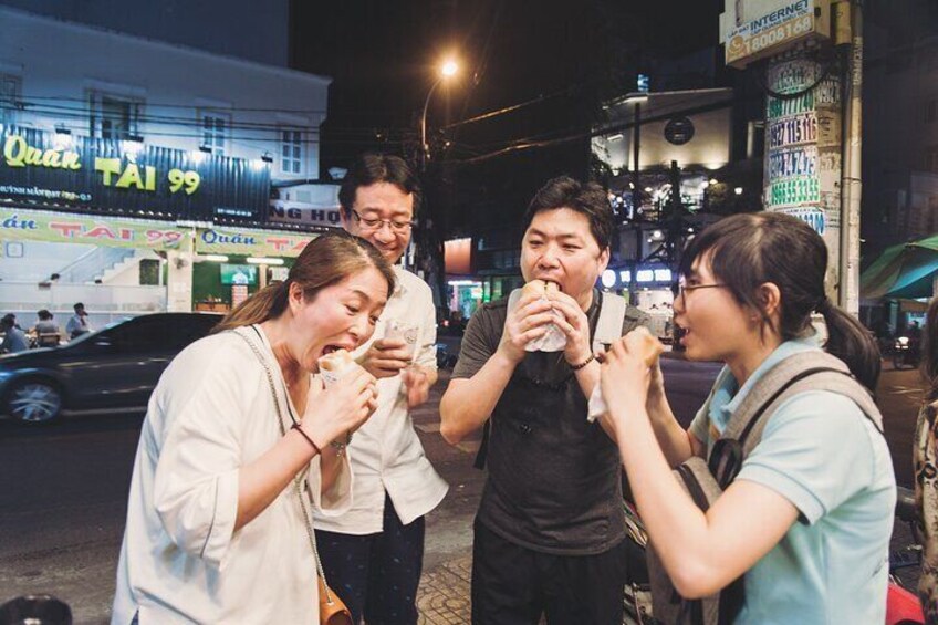 Enjoy Banh My - No.1 street food in Vietnam