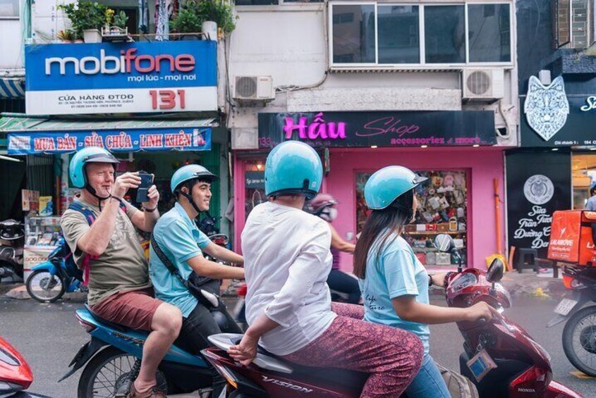 Motorbike tour with city highlights and Saigon Unseen