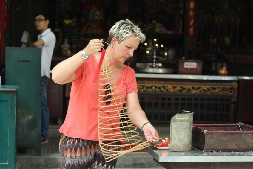 Motorbike tour with city highlights and Saigon Unseen