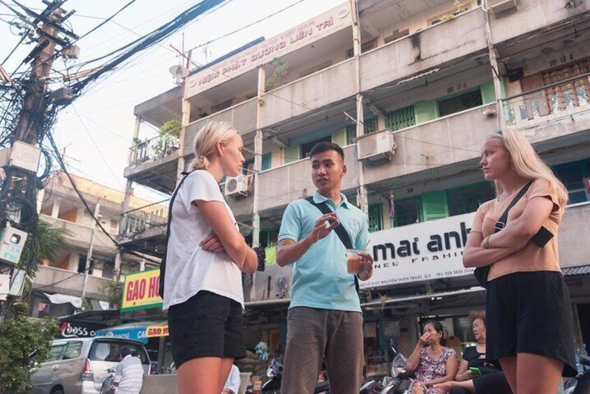 Small-Group Scooter Tour of the Highlights in Ho Chi Minh City