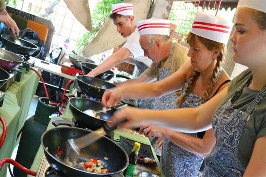 Half day Sichuan Cuisine Cooking Class Tour