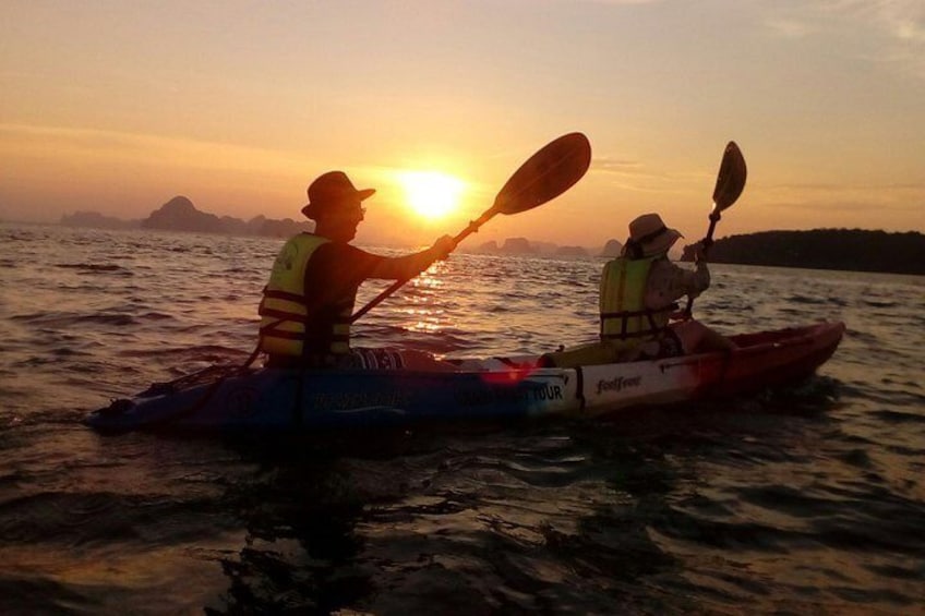 Sunset kayak at Ao Thalane