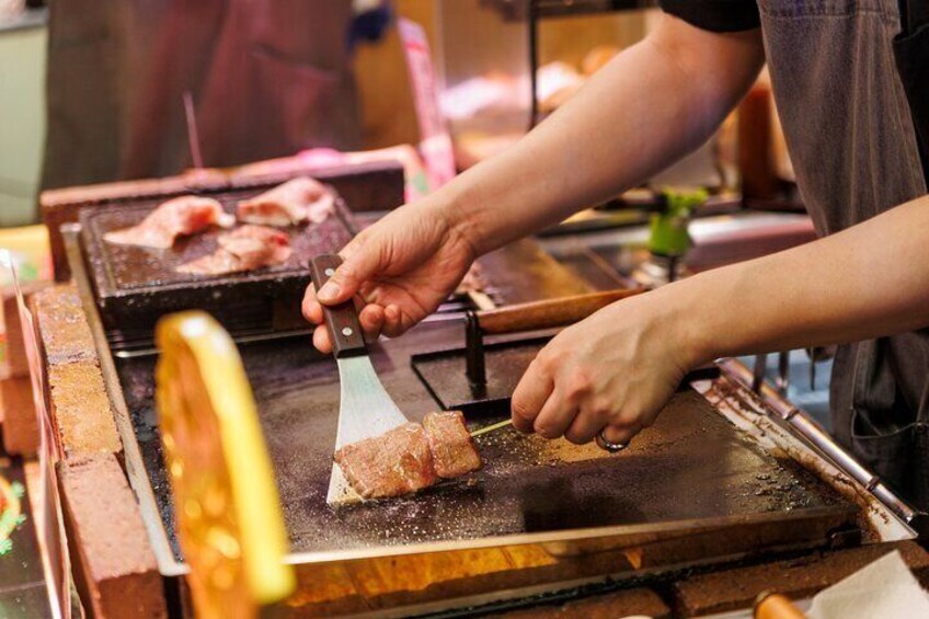 Kyoto Nishiki Market Food and Culture Walking Tour