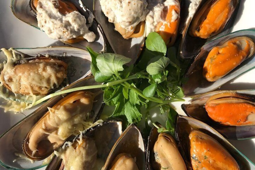 Grilled Green-lip Mussels - a favourite white wine and garlic.