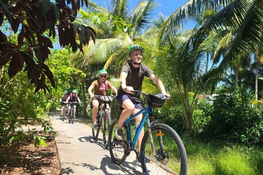 Experience the authentic Mekong Delta by Bikes,Boat and Kayaks