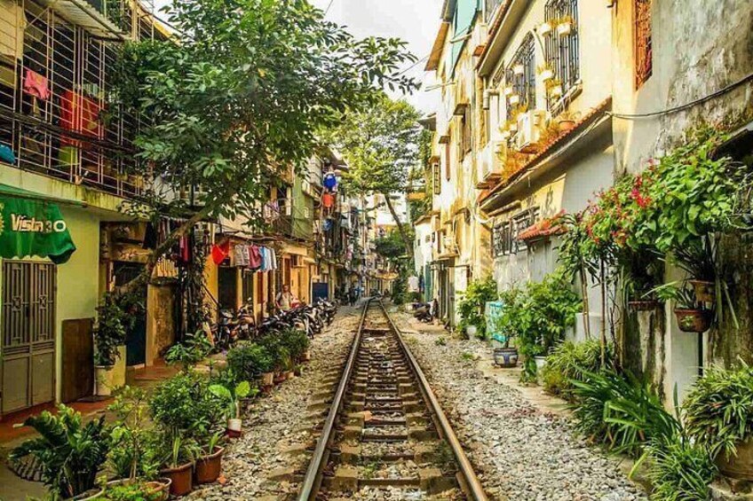 Hanoi Train Street