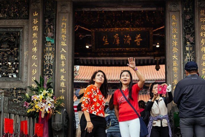 Privately Guided Tour of Authentic Taipei