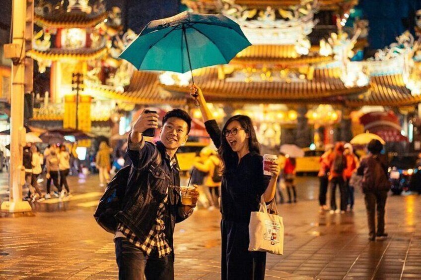 Private Night Tour with a Local in Taipei