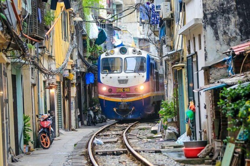 The train cross in Hanoi street