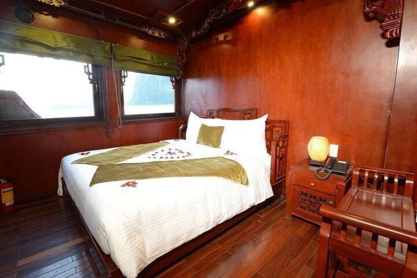 the cruise in Halong bay