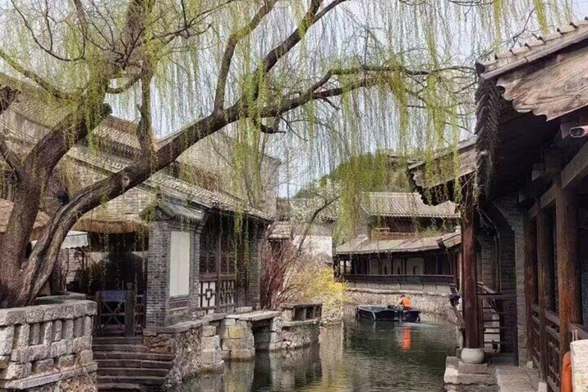 Private Day Tour to Gubei Water Town and Simatai Great Wall