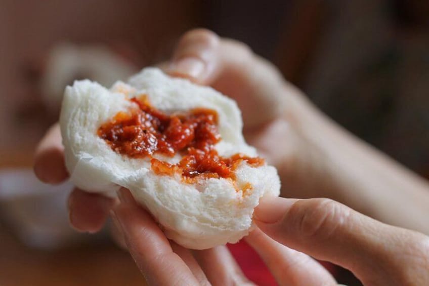 Singapore's Chinatown "Off The Beaten Track" Foodie Tour