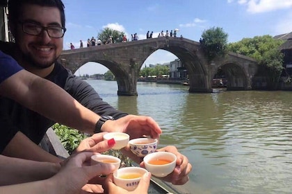 Private Half Day Tour: Zhujiajiao Water Town with Gondola Ride