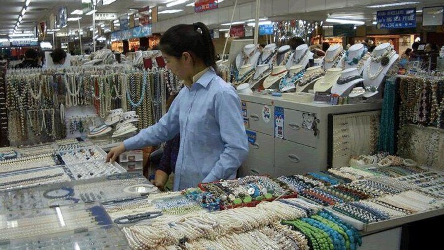 Private Shanghai Ultimate Flexible Shopping Tour: 4 or 8-hour Options