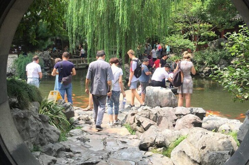 Private Day Tour: Zhujiajiao with Your Choice of Shanghai Sites