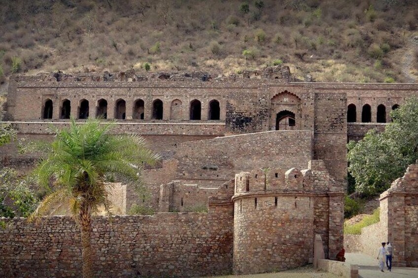 Excursion To Chand Baori Abhaneri stepwell & Bhangarh Fort From Jaipur