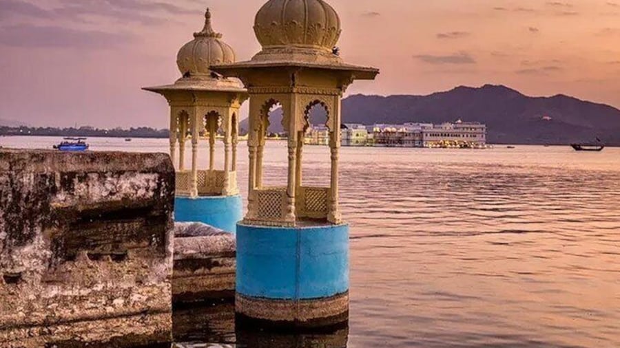 Udaipur sightseeing but tuk tuk