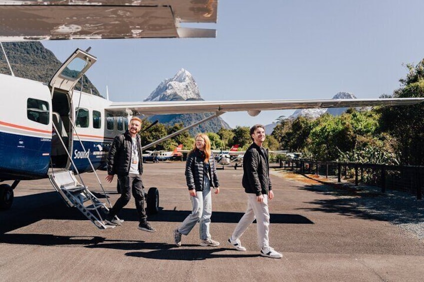 Milford Sound Cruise with Round-Trip Flights from Queenstown