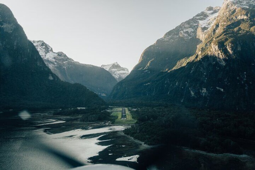 Milford Sound Cruise with Round-Trip Flights from Queenstown