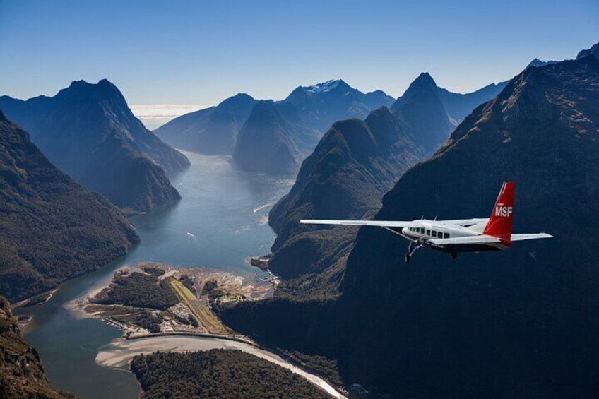 Milford Sound Scenic Flight from Queenstown