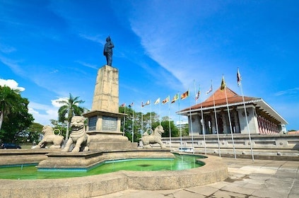 All-Inclusive Private Day Trip to Colombo with Lunch