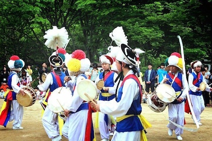 Korean Folk Village Half-day Guided Tour from Seoul